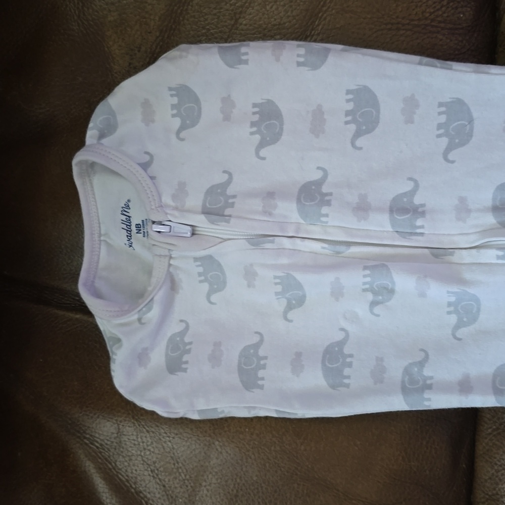 Newborn Swaddle Me